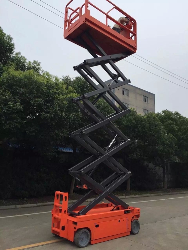 如何減輕小型升降平臺的晃動？